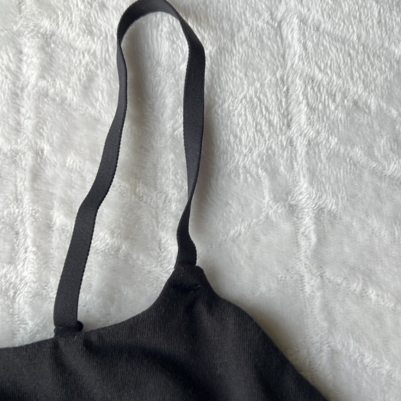 SKIMS Fits Everybody Scoop Neck Bralette - Picture 8 of 13